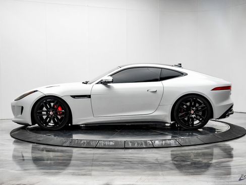 Used 2016 Jaguar F-TYPE R image 5