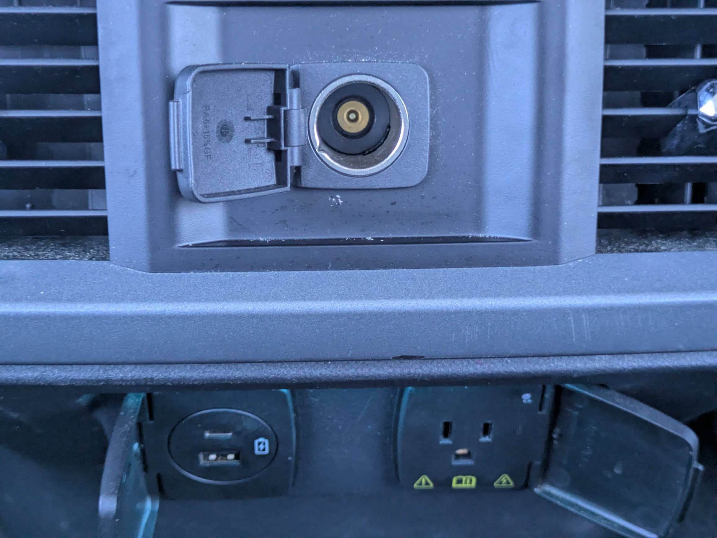 Used 2022 Ford F150 Lariat RWD image 7