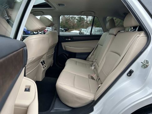Used 2016 Subaru Outback 2.5i Limited image 12