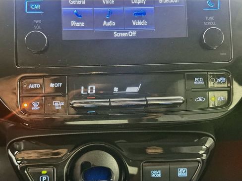 Used 2016 Toyota Prius Two FWD image 18