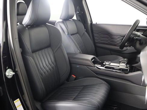 New 2025 Mitsubishi Outlander SEL image 34