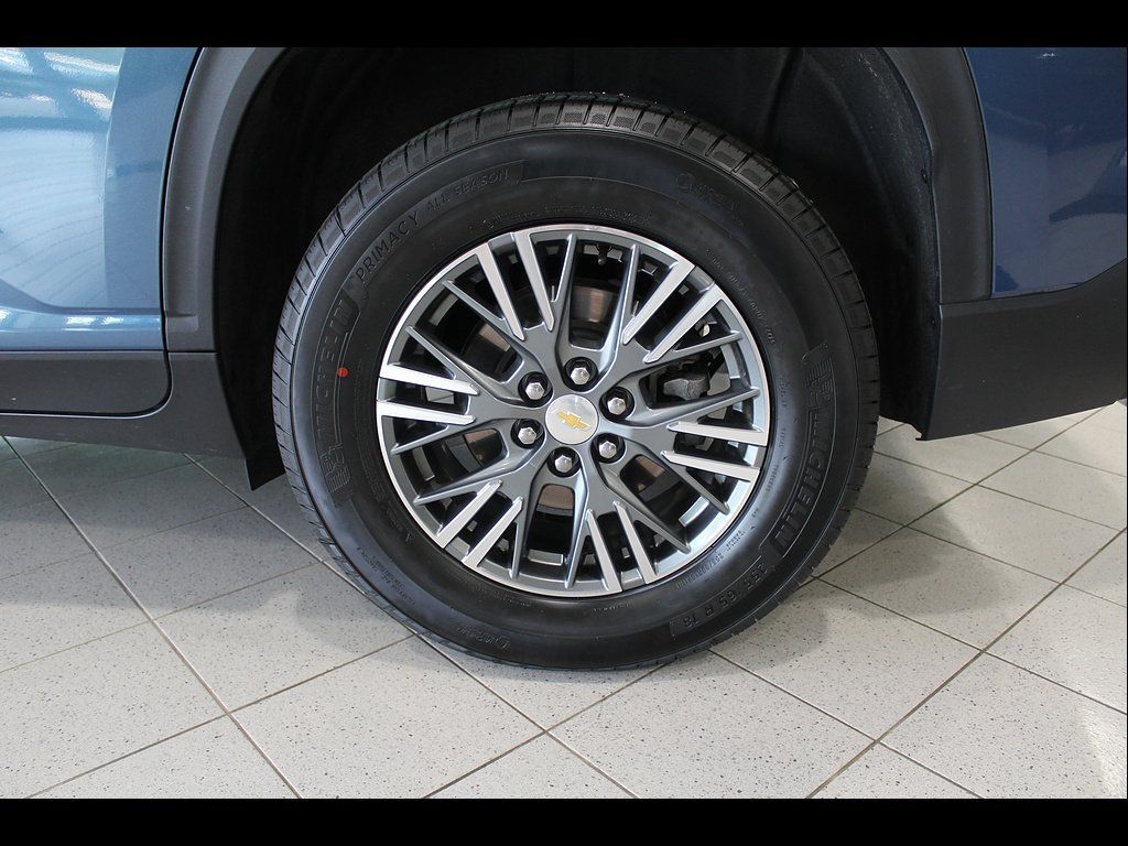 Used 2024 Chevrolet Traverse LS FWD image 12