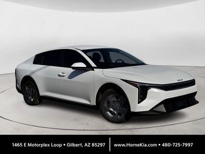New 2025 Kia K4 LX