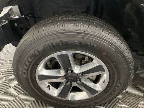 Used 2022 Jeep Wrangler Unlimited Sahara image 34