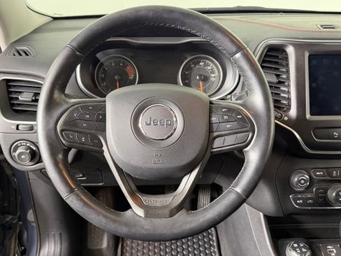 Used 2019 Jeep Cherokee Trailhawk w/ Cold Weather Group AWD/4WD image 16