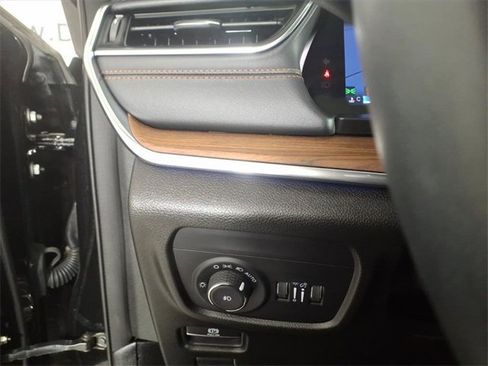 Used 2023 Jeep Grand Cherokee Summit image 28