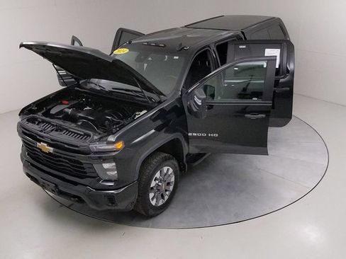 Used 2024 Chevrolet Silverado 2500 Custom w/ Custom Value Package AWD/4WD image 42