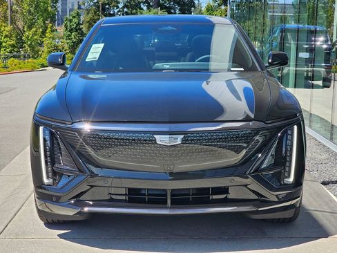 New 2026 Cadillac Lyriq Sport AWD/4WD image 8