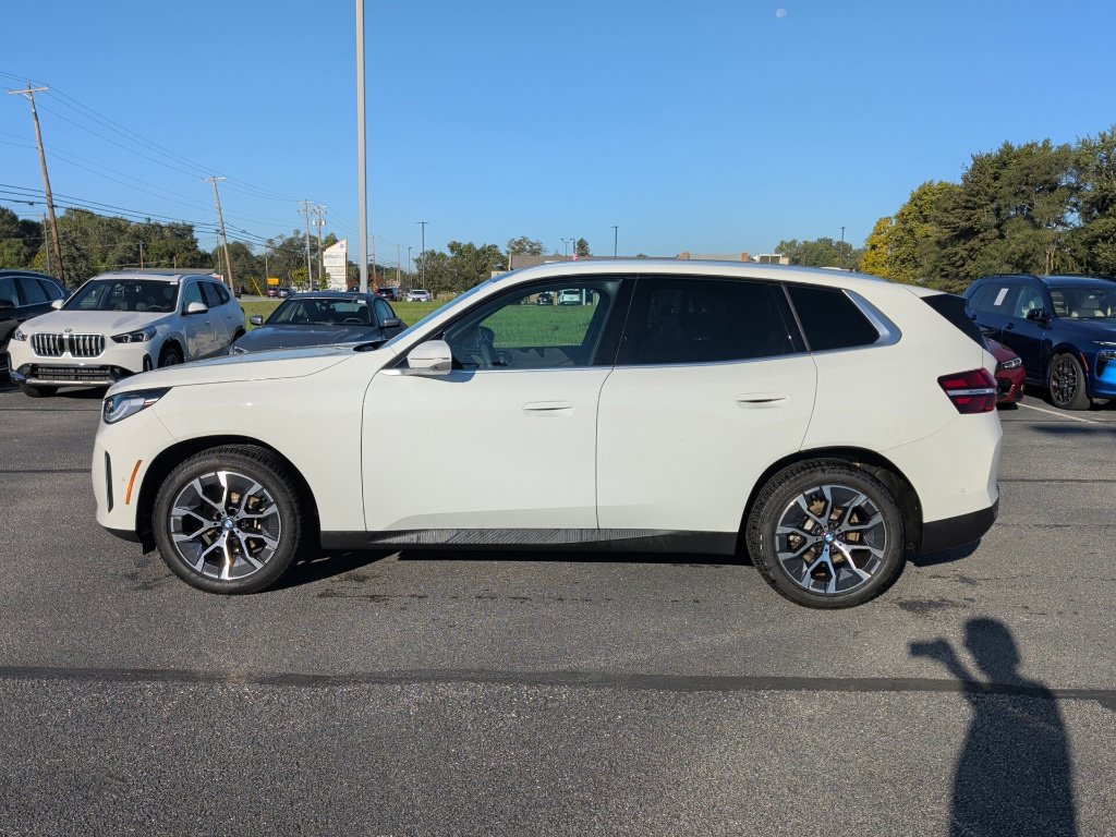 Used 2025 BMW X3 xDrive30i w/ Premium Package AWD/4WD image 3