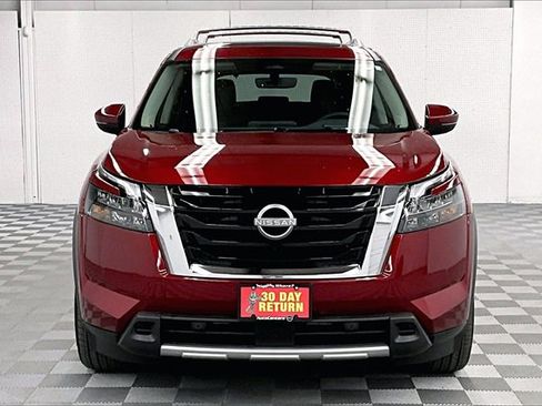 New 2025 Nissan Pathfinder Platinum w/ Cargo Package image 16