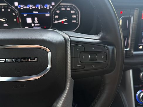 Used 2021 GMC Yukon XL Denali w/ Denali Premium Package AWD/4WD image 30