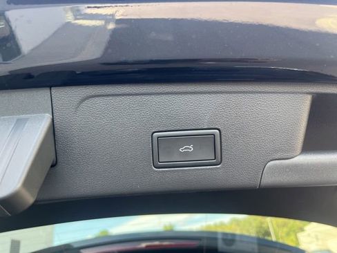 New 2026 Volkswagen Atlas Cross Sport SEL image 28