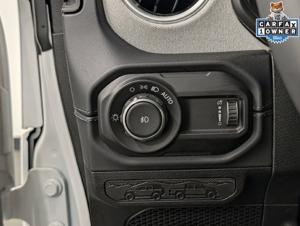 Used 2026 Jeep Wrangler Unlimited Sahara AWD/4WD image 26