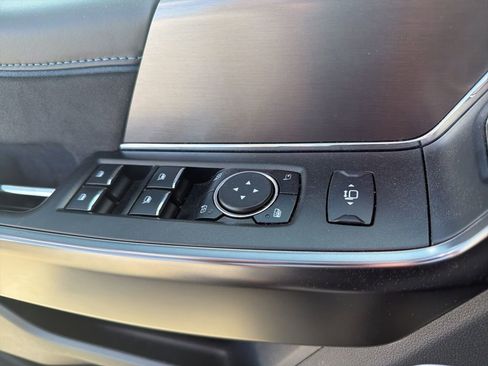 Used 2024 Ford F150 Platinum image 17