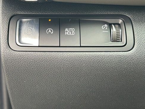New 2026 Chevrolet Equinox LT w/ Convenience Package II FWD image 31
