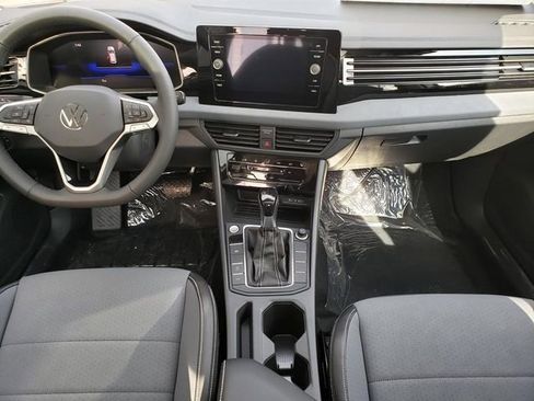 New 2026 Volkswagen Jetta SE FWD image 9