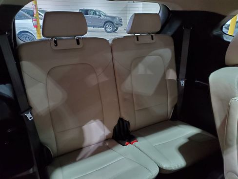 Used 2018 Hyundai Santa Fe Limited image 23