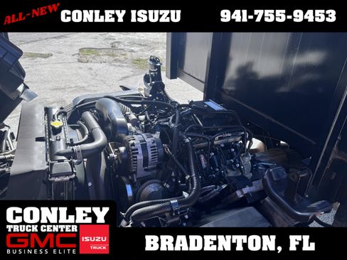 Used 2019 Isuzu NPR image 9