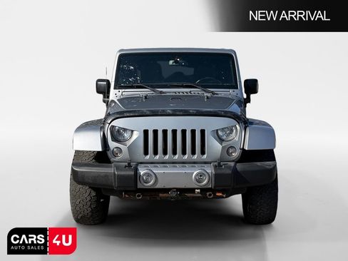 Used 2016 Jeep Wrangler Unlimited Sahara w/ Connectivity Group image 2