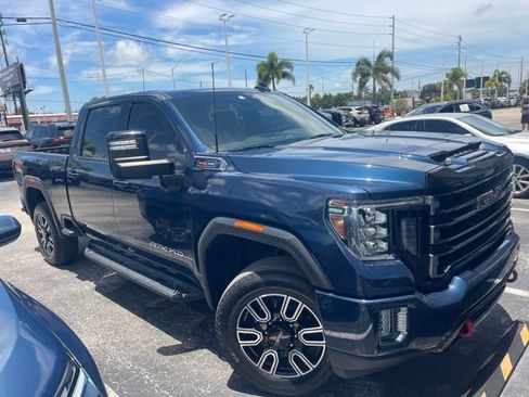 Used 2022 GMC Sierra 2500 AT4 AWD/4WD image 3