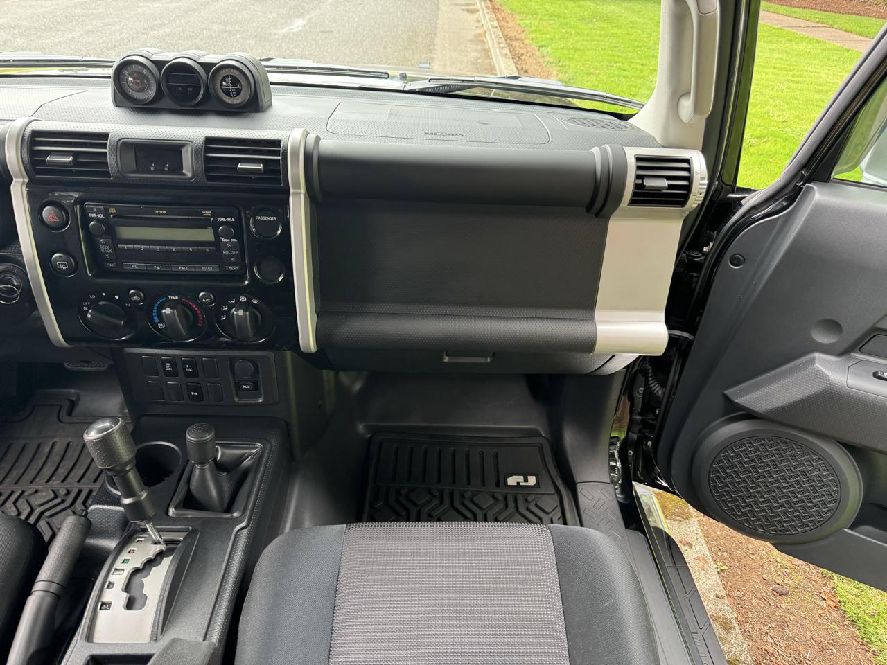 Used 2008 Toyota FJ Cruiser 4WD image 17