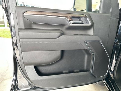 Used 2025 Chevrolet Silverado 2500 LT w/ Convenience Package AWD/4WD image 11