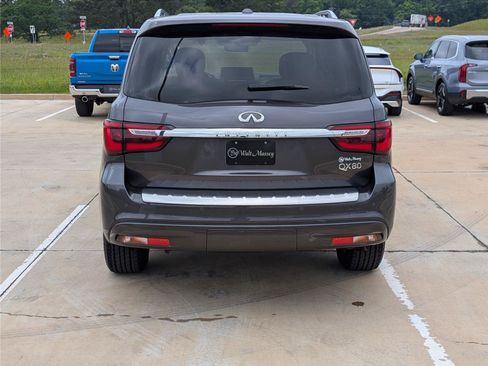 Used 2024 INFINITI QX80 Luxe RWD image 4