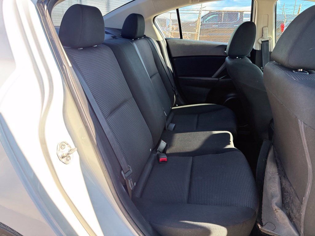 Used 2012 MAZDA MAZDA3 i Sport FWD image 21