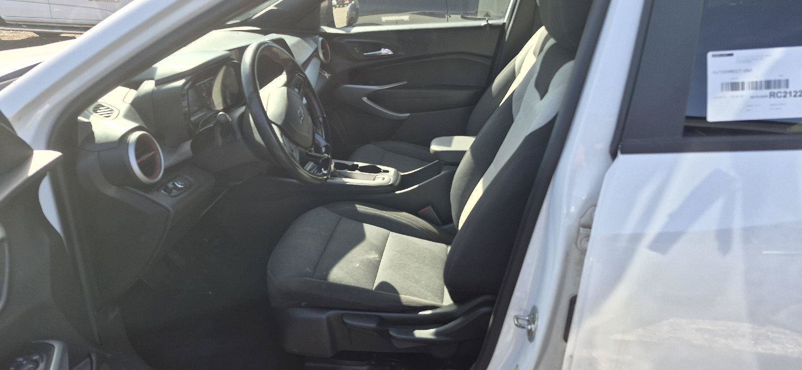 Used 2024 Chevrolet Trax RS w/ Driver Confidence Package FWD image 6