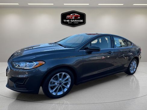Used 2020 Ford Fusion SE image 3