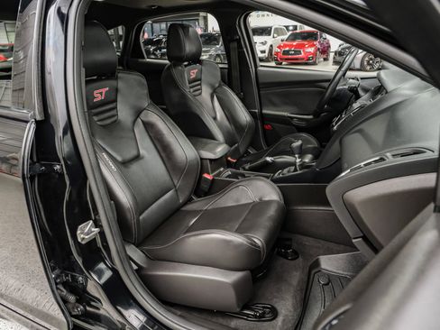 Used 2016 Ford Focus ST w/ Equipment Group 402A image 44