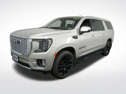 Used 2024 GMC Yukon XL Denali AWD/4WD image 9