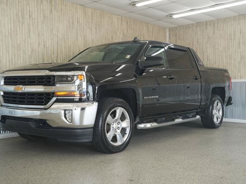 Used 2017 Chevrolet Silverado 1500 LT w/ High Desert Package AWD/4WD image 4