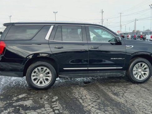 Used 2024 GMC Yukon Denali w/ Advanced Technology Package image 9
