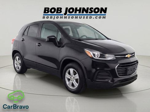 Certified 2022 Chevrolet Trax LS w/ Tint and Cruise Package image 1