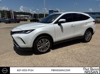 Used 2023 Toyota Venza XLE AWD/4WD video 2