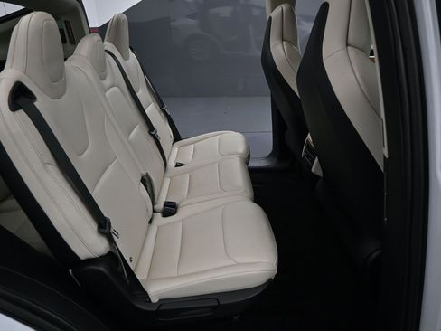 Used 2019 Tesla Model X 100D image 31