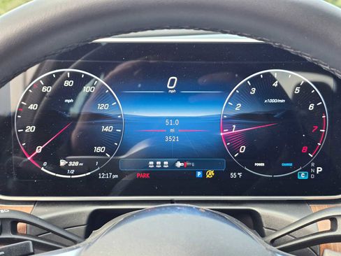 Used 2025 Mercedes-Benz C 300 Sedan image 27