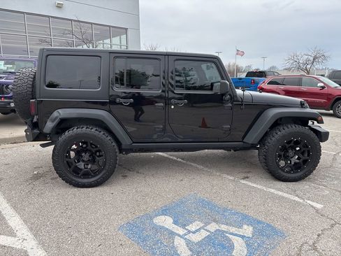 Used 2017 Jeep Wrangler Unlimited Rubicon w/ Cold Weather Group AWD/4WD image 30