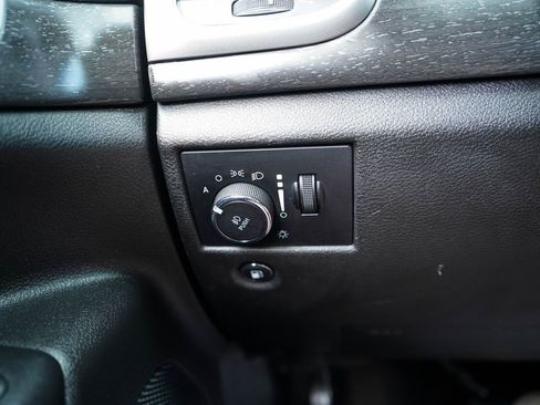 Used 2018 Jeep Grand Cherokee Laredo image 26