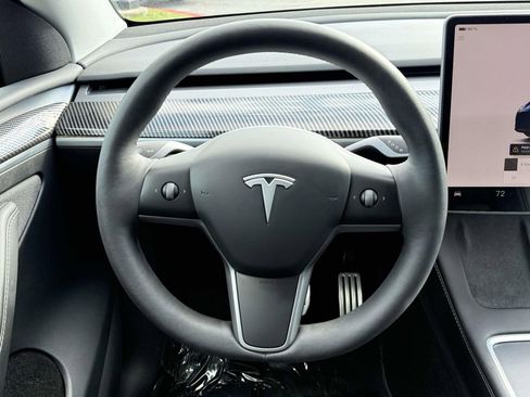 Used 2023 Tesla Model Y Performance image 18