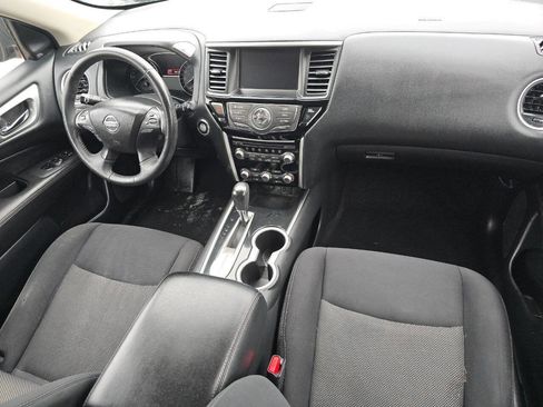 Used 2019 Nissan Pathfinder SV image 19