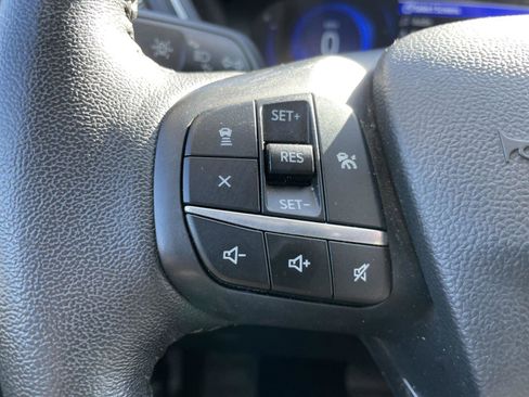 Used 2020 Ford Escape SE Sport image 16