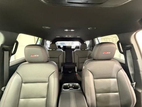 New 2026 Chevrolet Traverse Z71 w/ Enhanced Driving Package AWD/4WD image 38