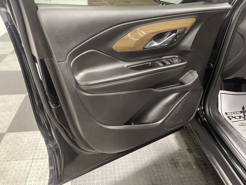 Used 2020 GMC Terrain SLE w/ Elevation Edition image 10