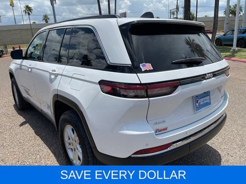 Used 2025 Jeep Grand Cherokee Laredo AWD/4WD image 4