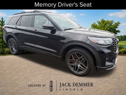 Used 2025 Ford Explorer ST-Line w/ Premium Package AWD/4WD image 9