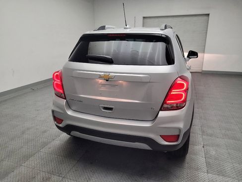 Used 2020 Chevrolet Trax LT w/ LT Convenience Package image 7