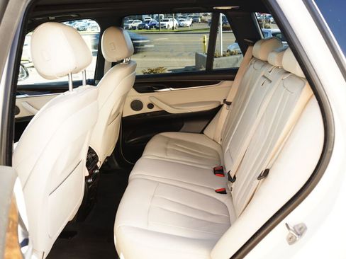 Used 2017 BMW X5 xDrive35d image 13