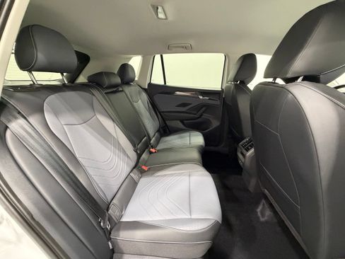 Used 2026 Volkswagen Tiguan SE AWD/4WD image 27